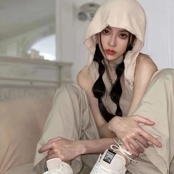 英谈女人